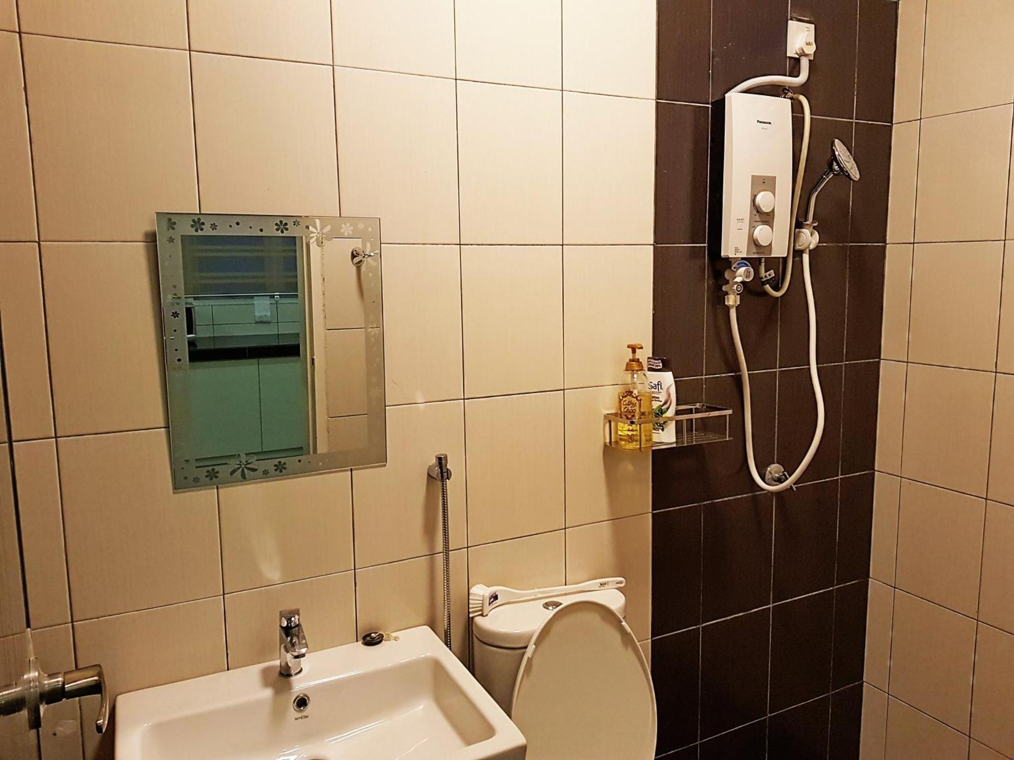Selendang In Krubong Near Std Hang Jebat, Mitc & Utem Malacca Luaran gambar